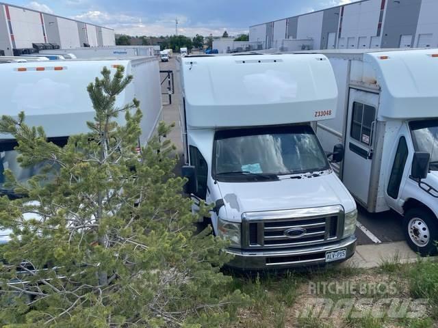 Ford E-350 Lätta skåpbilar