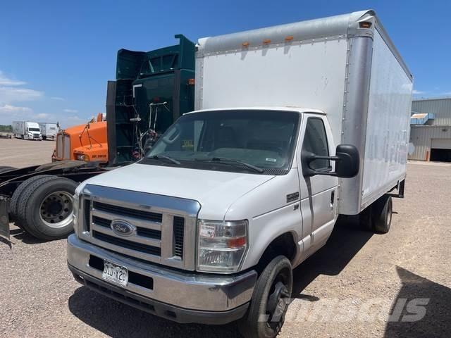 Ford E-350 Skåpbilar