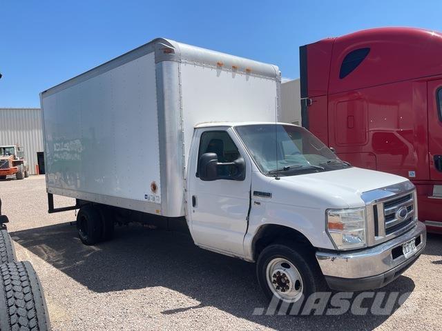 Ford E-350 Skåpbilar