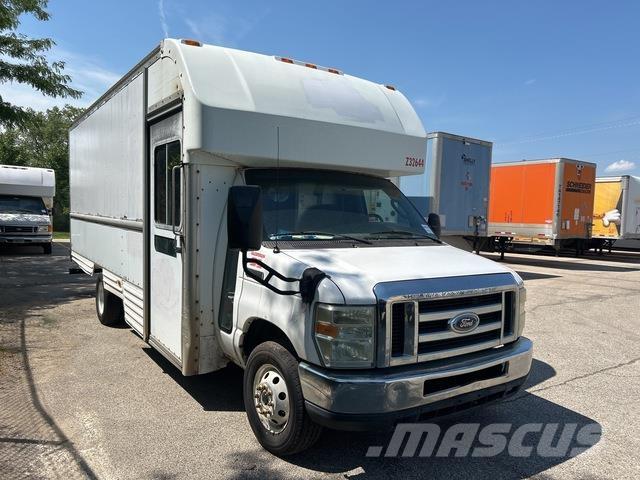 Ford E-350 Lätta skåpbilar