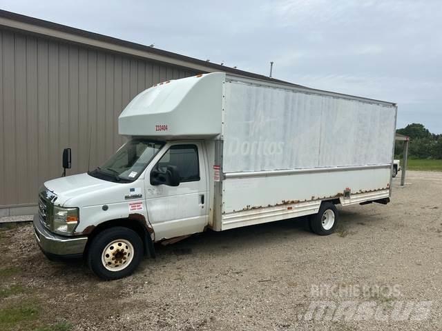Ford E-350 Skåpbilar