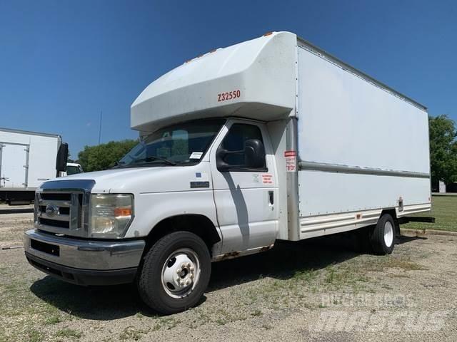 Ford E-350 Skåpbilar