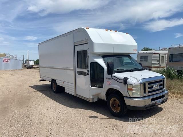 Ford E-350 Skåpbilar