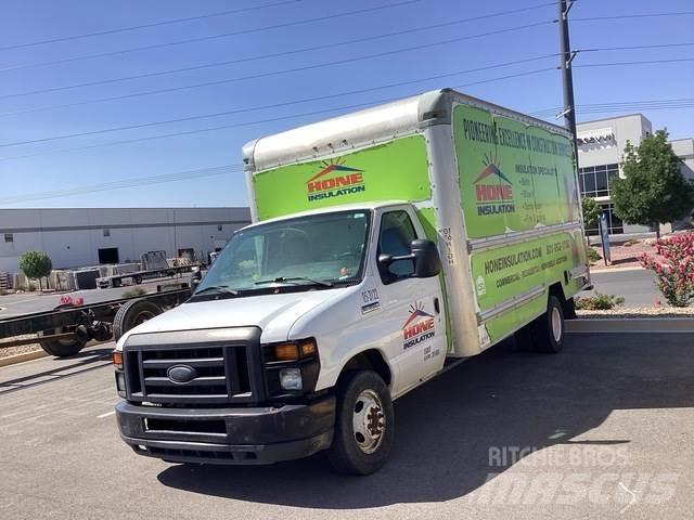Ford E-350 Skåpbilar