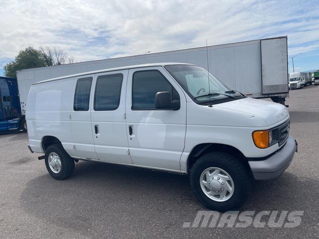 Ford E-350 Lätta skåpbilar