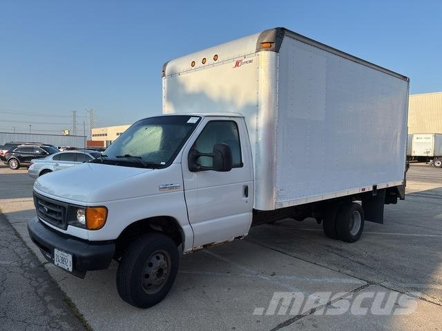 Ford E-350 Lätta skåpbilar
