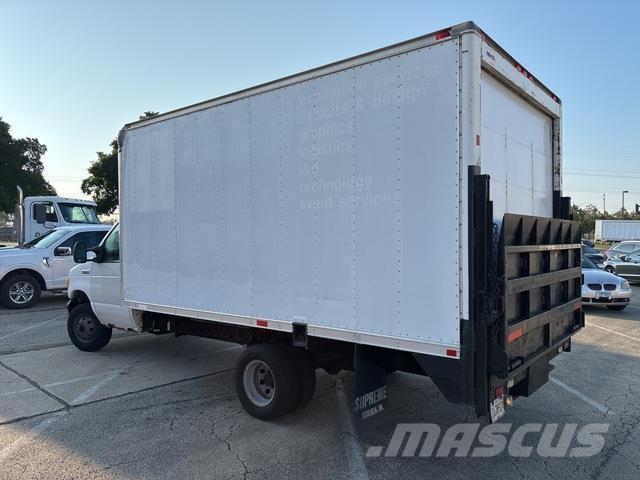Ford E-350 Lätta skåpbilar