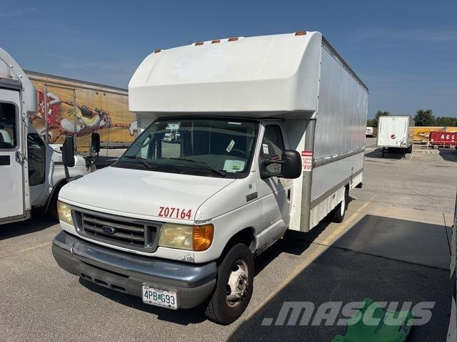 Ford E-350 Lätta skåpbilar