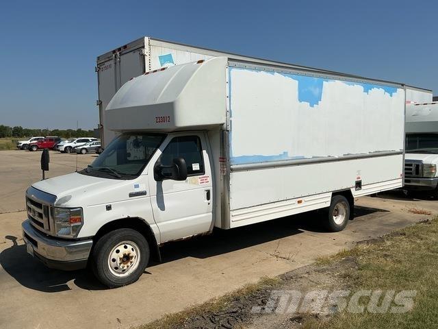 Ford E-350 Skåpbilar
