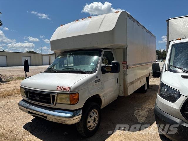 Ford E-350 Lätta skåpbilar