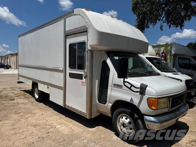 Ford E-350 Lätta skåpbilar