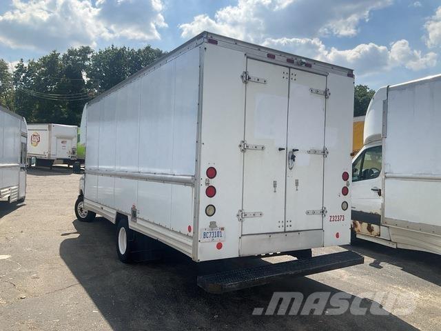 Ford E-350 Lätta skåpbilar
