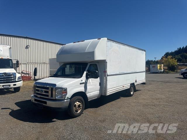 Ford E-350 Skåpbilar