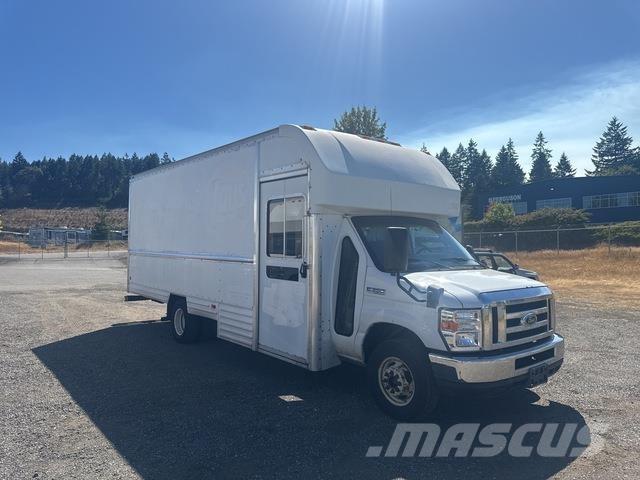 Ford E-350 Skåpbilar