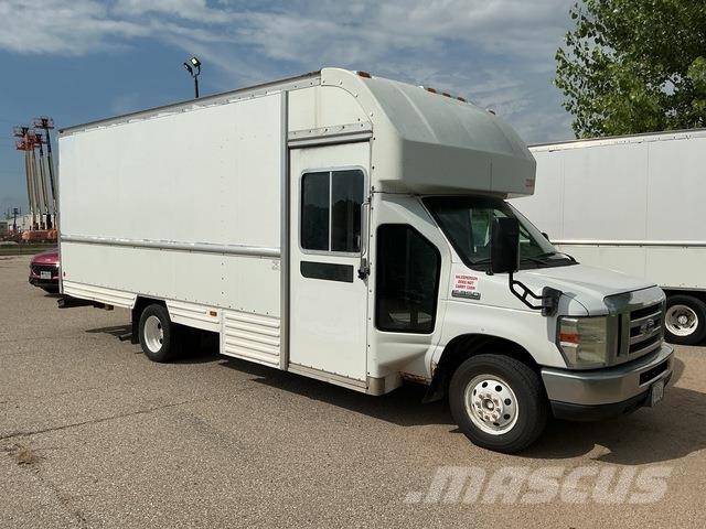 Ford E-350 Skåpbilar