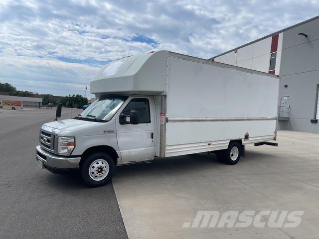 Ford E-350 Skåpbilar