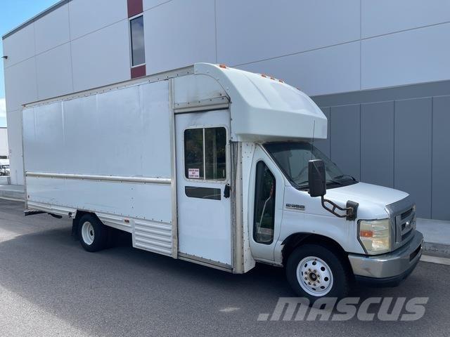 Ford E-350 Skåpbilar