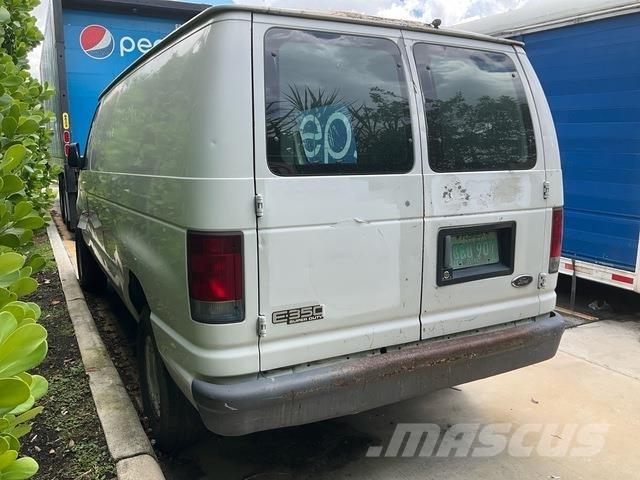 Ford E-350 Lätta skåpbilar