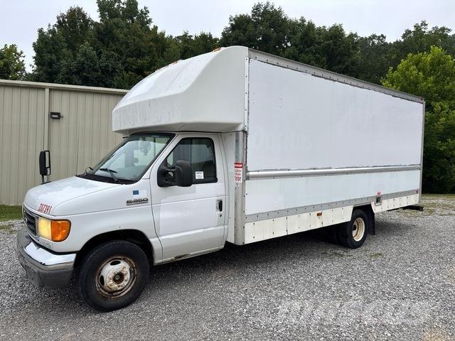 Ford E-350 Lätta skåpbilar