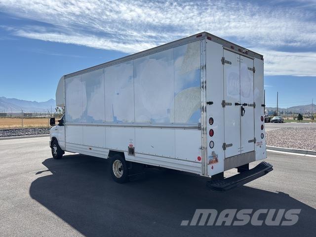Ford E-350 Lätta lastbilar