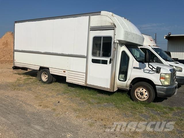 Ford E-350 Lätta lastbilar