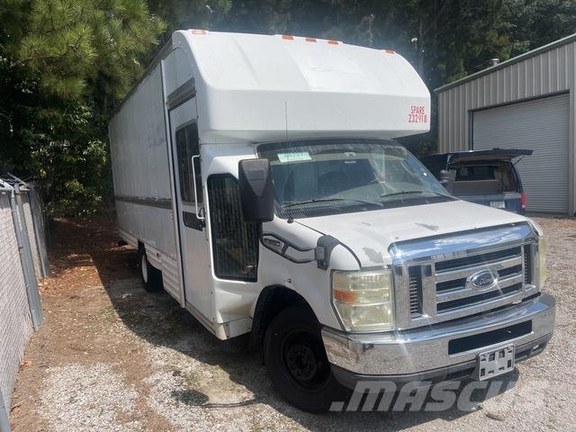 Ford E-350 Lätta lastbilar