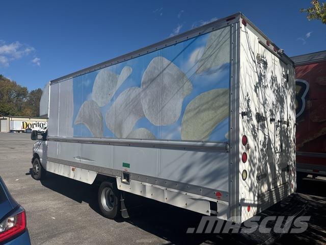 Ford E-350 Lätta lastbilar