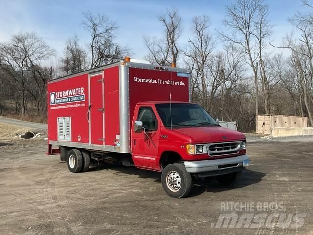 Ford E-450 Slamsugningsbil
