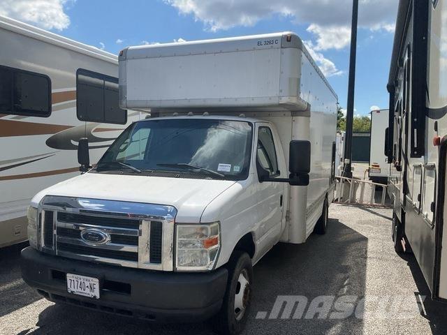 Ford E-450 Skåpbilar