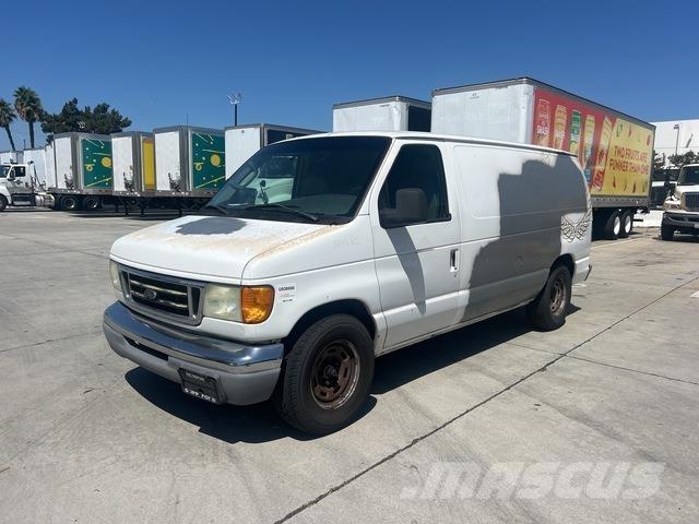 Ford E250 Lätta skåpbilar