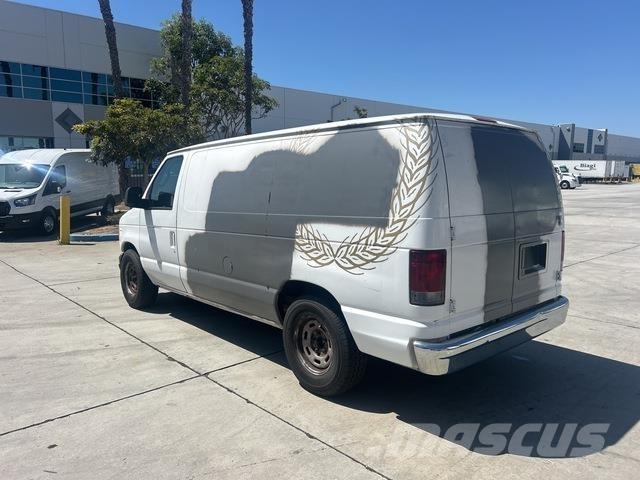 Ford E250 Lätta skåpbilar
