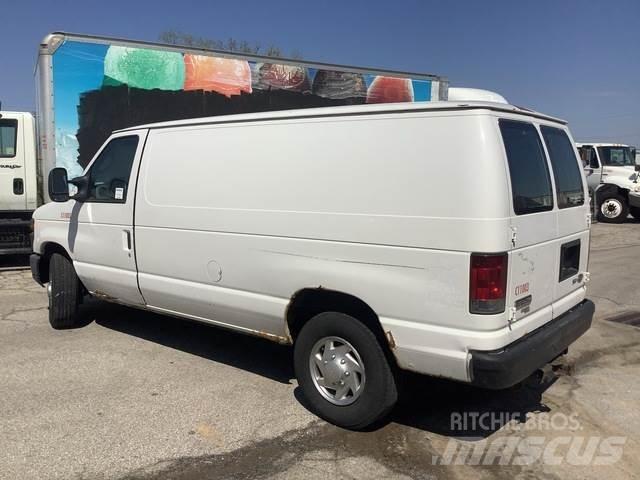 Ford E250 Lätta skåpbilar