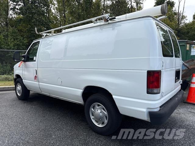 Ford E250 Lätta skåpbilar