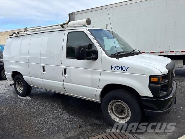 Ford E250 Lätta skåpbilar
