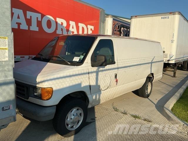 Ford E350 Skåpbilar