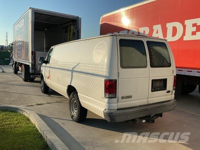 Ford E350 Skåpbilar