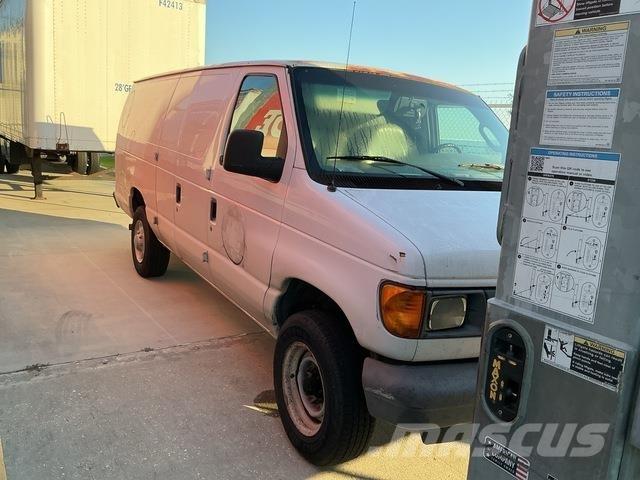 Ford E350 Skåpbilar