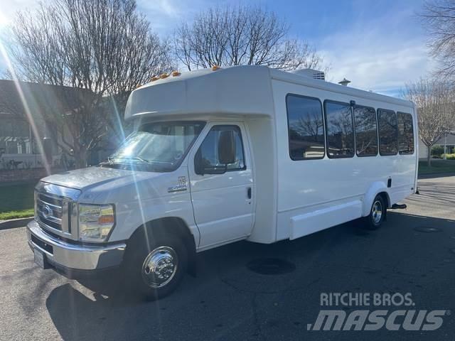 Ford E450 Lätta skåpbilar