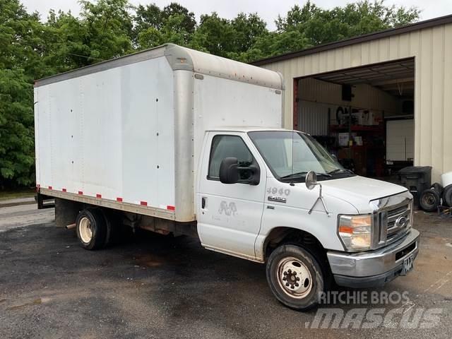 Ford E450 Lätta skåpbilar