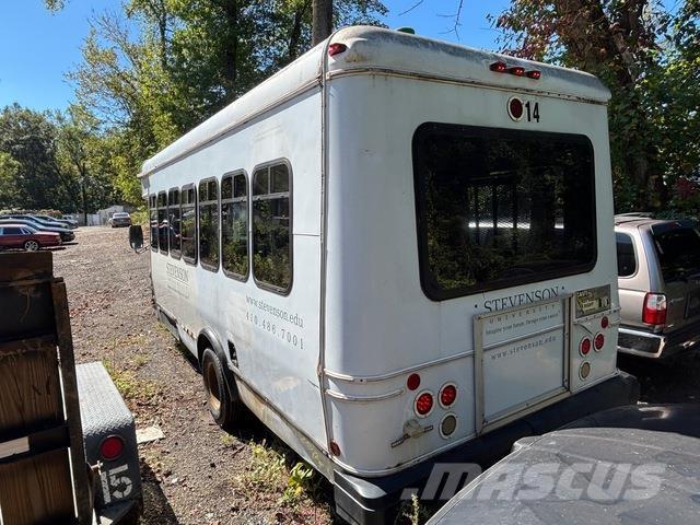 Ford E450 Personbilar