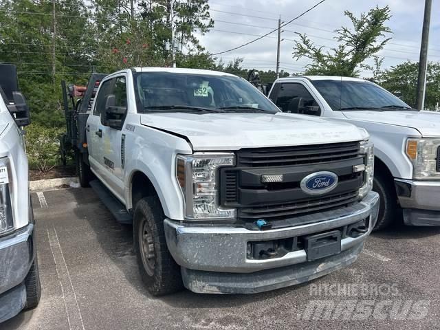 Ford F-250 Flakbilar