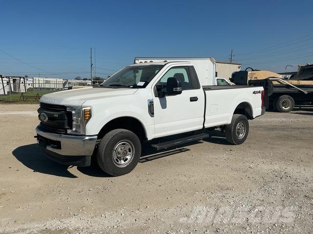 Ford F-350 Flakbilar/Pickuper