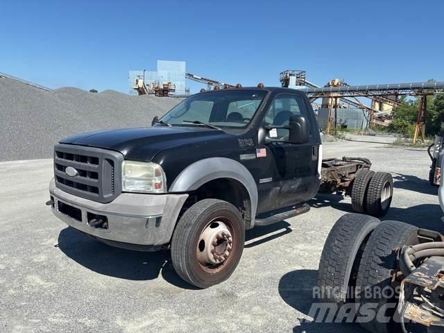 Ford F-450 Hytter och interiör