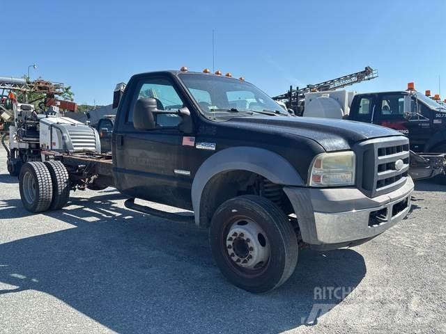 Ford F-450 Hytter och interiör
