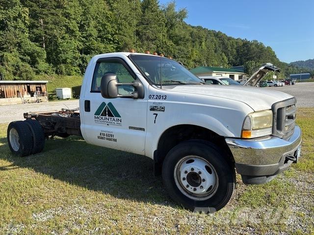 Ford F-450 Hytter och interiör