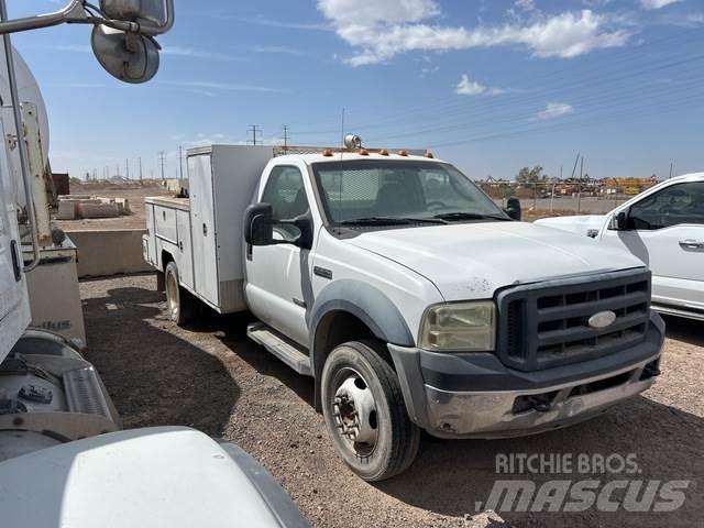 Ford F-550 Flakbilar/Pickuper