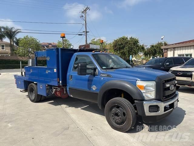 Ford F-550 Flakbilar/Pickuper