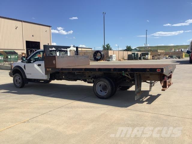 Ford F-550 Flakbilar