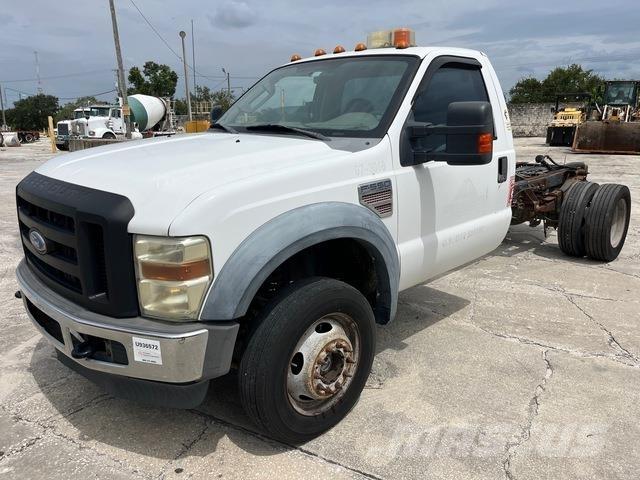 Ford F-550 Hytter och interiör