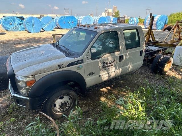 Ford F-550 XL Hytter och interiör